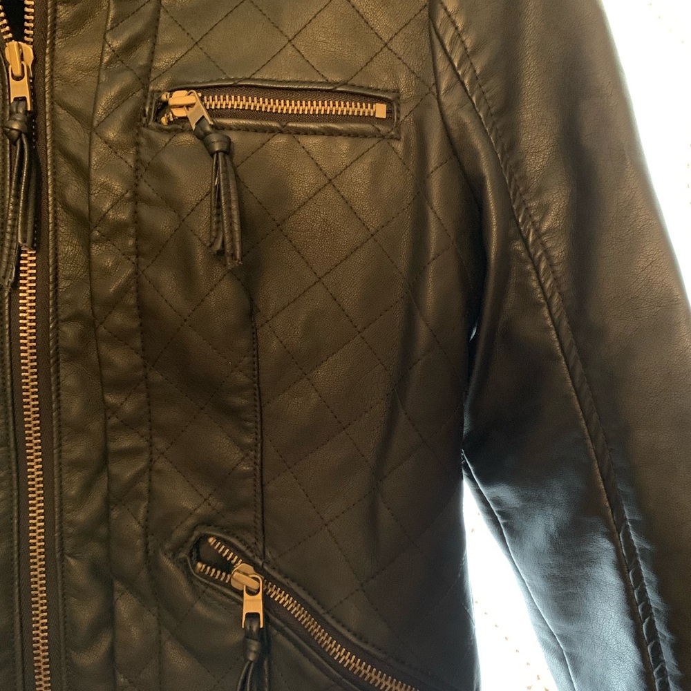 Ladies Jacket. - Picture 3 of 5